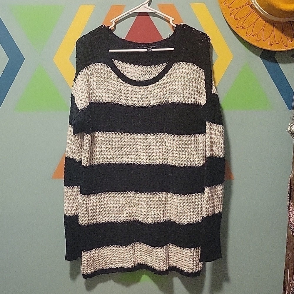 American Eagle Outfiters Women's Black And White Striped Open Knit Sweater Large
